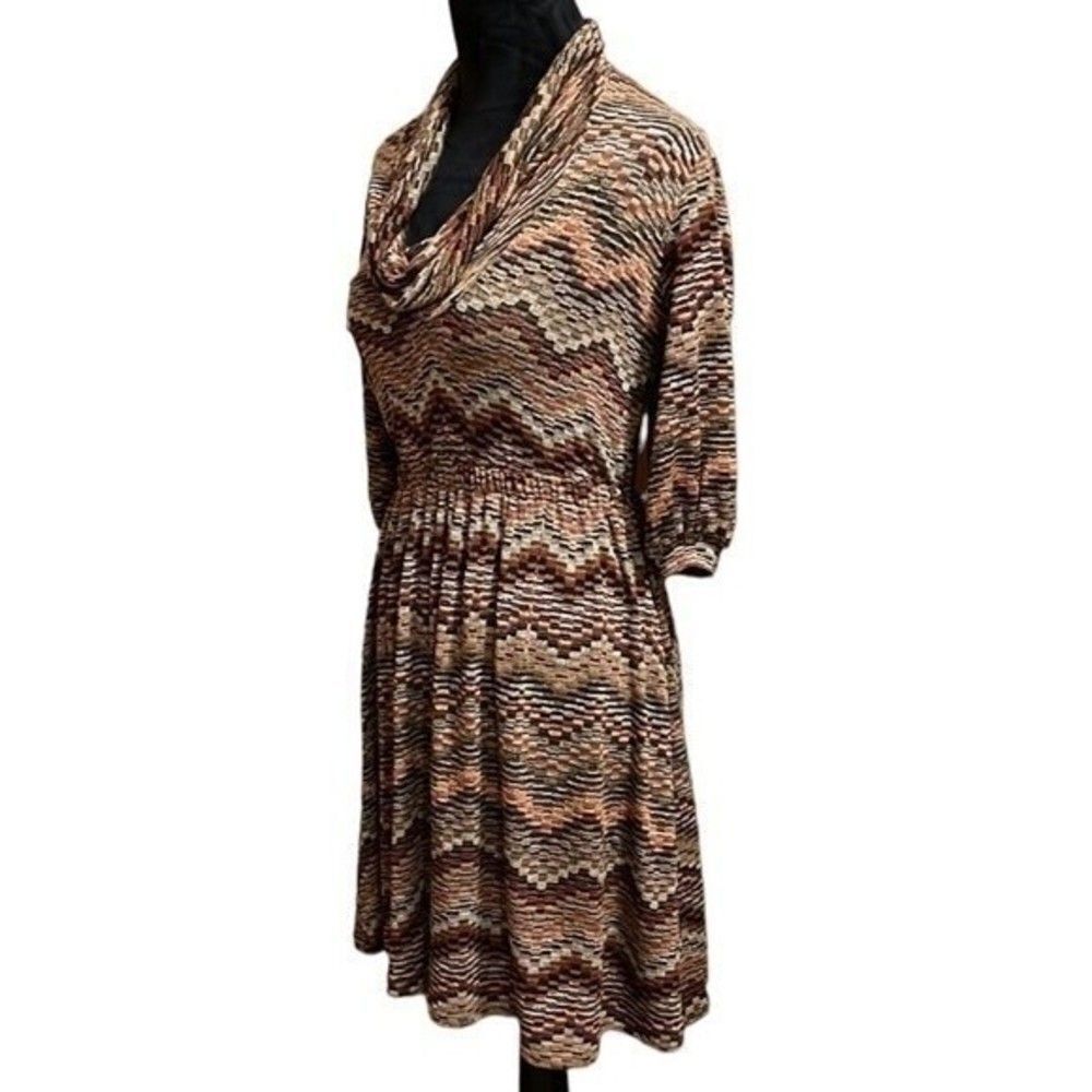 Veronica M. 3/4 Sleeve Midi Dress. Size Medium Brown/Tan/Orange Chevron Design